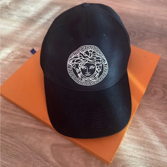 14 entries only to win this pristine LV Besace Mary Kate - Picture 9 of 14